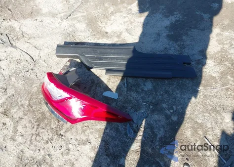 2018 Chevrolet Traverse 1Lt из США, поврежденный, VIN 1GNERGKW3JJ282353